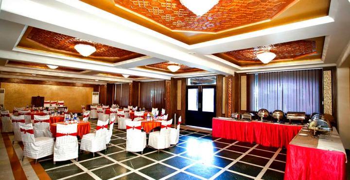 Radisson Srinagar Hotel Exterior foto