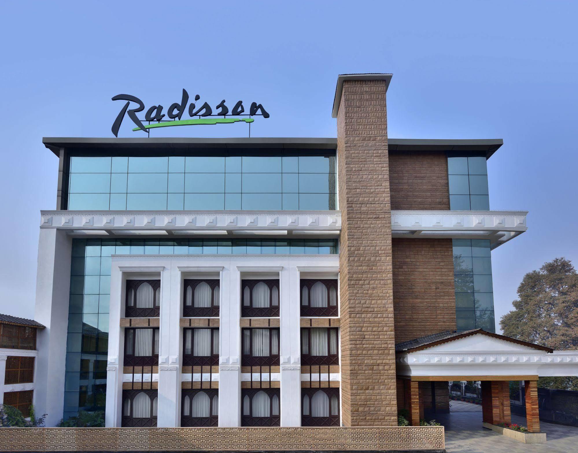 Radisson Srinagar Hotel Exterior foto